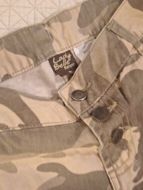 Women's cropped  Camo Cargo Jeans - Beige/Olive, brown . button fly frt.